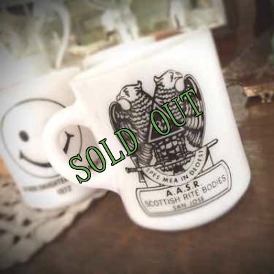 画像2: sold フリーメイソン・スコティッシュライト　ミルクグラス　1972年　スマイル・ハッピーフェイス　マグカップ