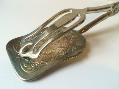 画像9: ビンテージ EPジンク(Electro Plated Zinc)シルバープレート デザート・パイ・サーバー/サラダトング/ブレッドトング