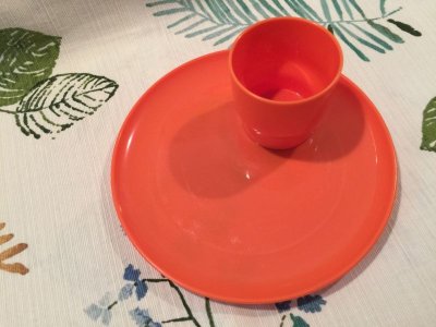 画像1: Vintage Plastic Cup & Dish Orange Set