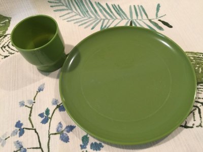 画像2: Vintage Plastic Cup & Dish Green Set