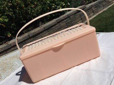 画像1: Plastic Vintage Pink Vanity Box with Handle