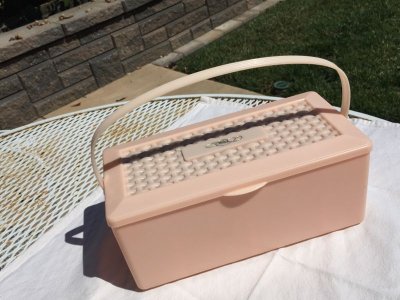 画像2: Plastic Vintage Pink Vanity Box with Handle