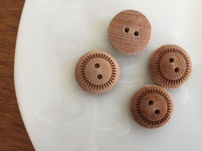 画像2: USED　ビンテージ・木製ステッチボタン　４個　