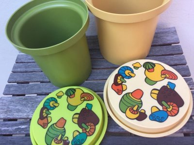 画像3: ビンテージ ・ラバーメイド 1960〜70年代 きのこ（マッシュルーム）柄ネスティング・コンテナー/キャニスター からし色(イエローマスタード）イエロー＆グリーン２個セット