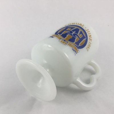 画像6: ビンテージ ミルクグラス 20th フェアグレン アート フェスティバル フッテッドマグ 1982年