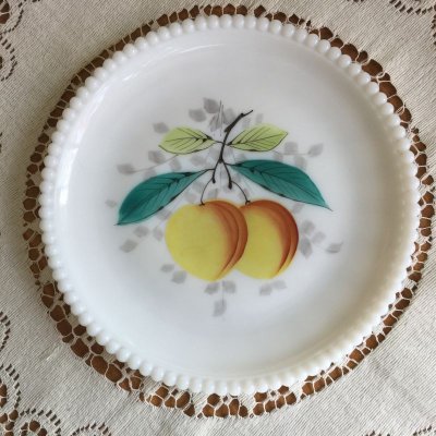 画像4: ウェストモーランド　ミルクグラス　ビーズエッジ 手描きフルーツ　サラダプレート　ピーチ　木製フレーム付