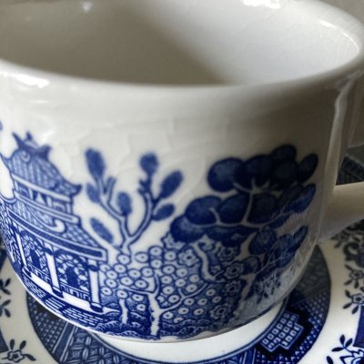 画像3: チャーチル　ブルーウィロー　カップ（貫入あり）＆ソーサー　　made in England