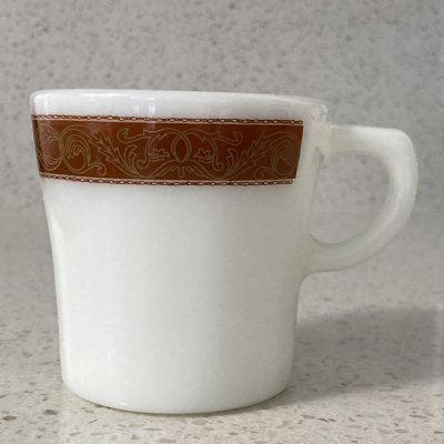 画像4: パイレックス　ミルクグラス　ブロンズスクロール　マグカップ　２個セット