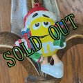 sold ＊　M&M's イエロー・クリスマス・オーナメント　ギフトいっぱい
