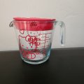 新品　パイレックス　ハローキティー限定コレクション　蓋つき計量カップ（アメリカの2カップ）