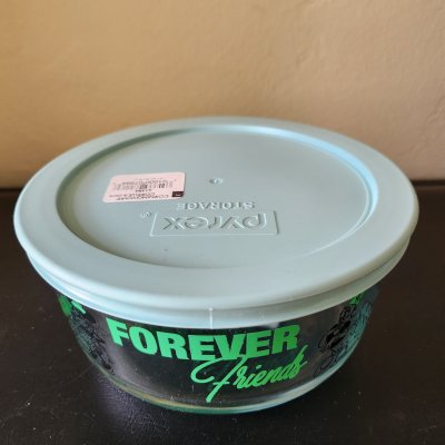 画像2: 新品パイレックス　2020年限定販売ディズニーコレクション　４カップ(946ml) ストレージ（保存容器）　密閉フタ付