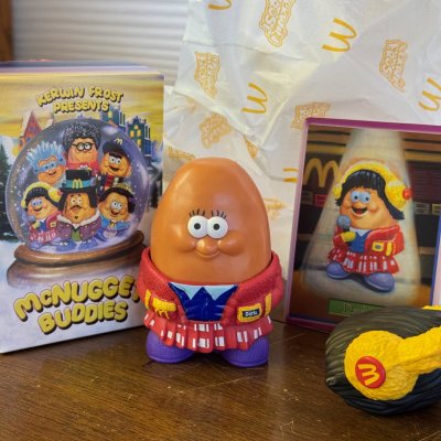 画像2: ＊　コレクタブル　米国マクドナルド・ミールトーイ マックナゲット・バディーズ  Darla 2023