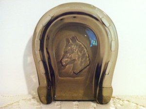 画像1: エイボン アンバーグラス 馬蹄形灰皿 (1)