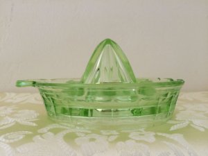 画像2: Depression Vaseline / Uranium Glass Reamer, Green, AS IS (2)