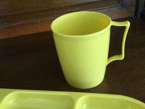 画像4: ＊Vintage Colonial Plastics MFG Co. Divided Plate and Cup Set Yellow (4)