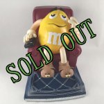 画像: M&M's　ビンテージ　イエローピーナッツ　レイジーボーイ　 ディスペンサー　1999年