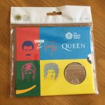 画像: クイーン　2020年英国王立造幣局発行記念硬貨　5ポンド「ホットスペース」　新品未開封セット