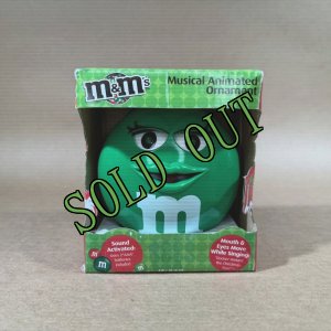 画像1: sold ＊　新品 M&M's グリーン音付き・ライト付き オーナメント 2007年 (1)